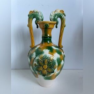 Dragon vase